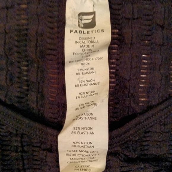 Super Cute Fabletics Structured Crop Top/Bra. Bra pads are removable - Picture 4 of 4